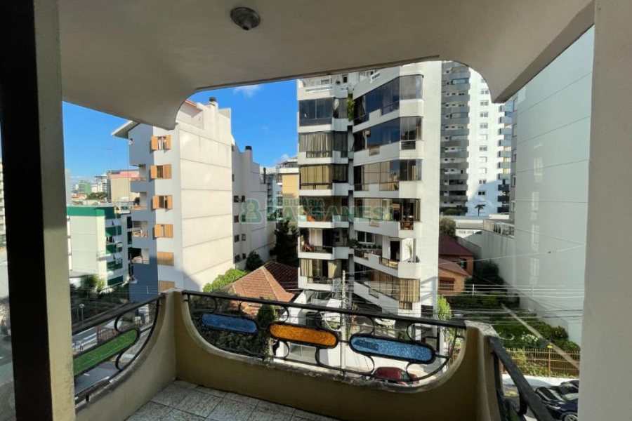 Apartamento com 80m², 3 dormitórios, 2 vagas, no bairro São Pelegrino em Caxias do Sul para Comprar