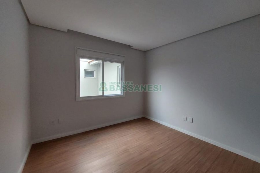 Casa com 167m², 3 dormitórios, 2 vagas, no bairro Salgado Filho em Caxias do Sul para Comprar