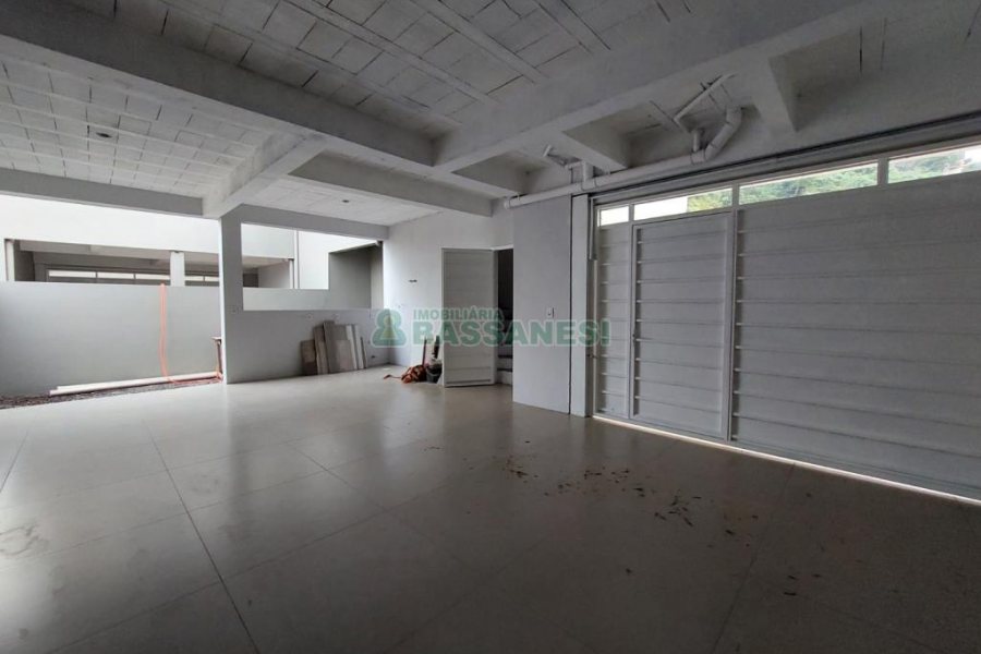 Casa com 167m², 3 dormitórios, 2 vagas, no bairro Salgado Filho em Caxias do Sul para Comprar