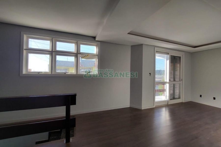 Casa com 148m², 2 dormitórios, 1 vaga, no bairro São Ciro em Caxias do Sul para Alugar