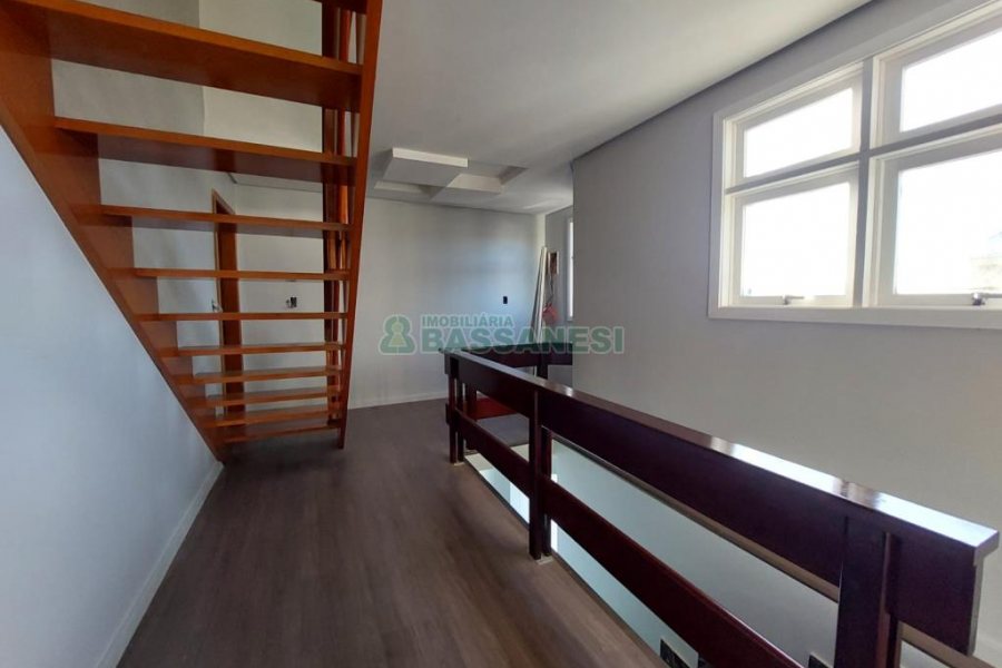 Casa com 148m², 2 dormitórios, 1 vaga, no bairro São Ciro em Caxias do Sul para Alugar