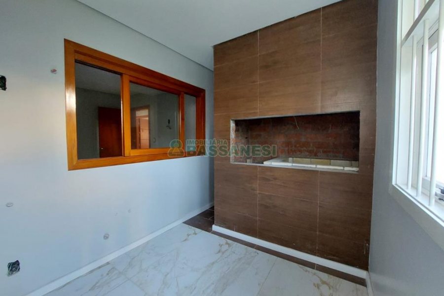 Casa com 148m², 2 dormitórios, 1 vaga, no bairro São Ciro em Caxias do Sul para Alugar