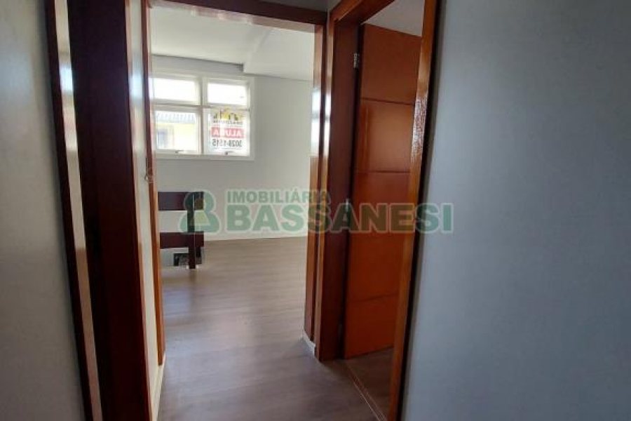 Casa com 148m², 2 dormitórios, 1 vaga, no bairro São Ciro em Caxias do Sul para Alugar