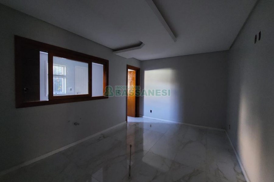 Casa com 148m², 2 dormitórios, 1 vaga, no bairro São Ciro em Caxias do Sul para Alugar