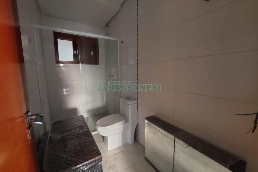 Casa com 148m², 2 dormitórios, 1 vaga, no bairro São Ciro em Caxias do Sul para Alugar