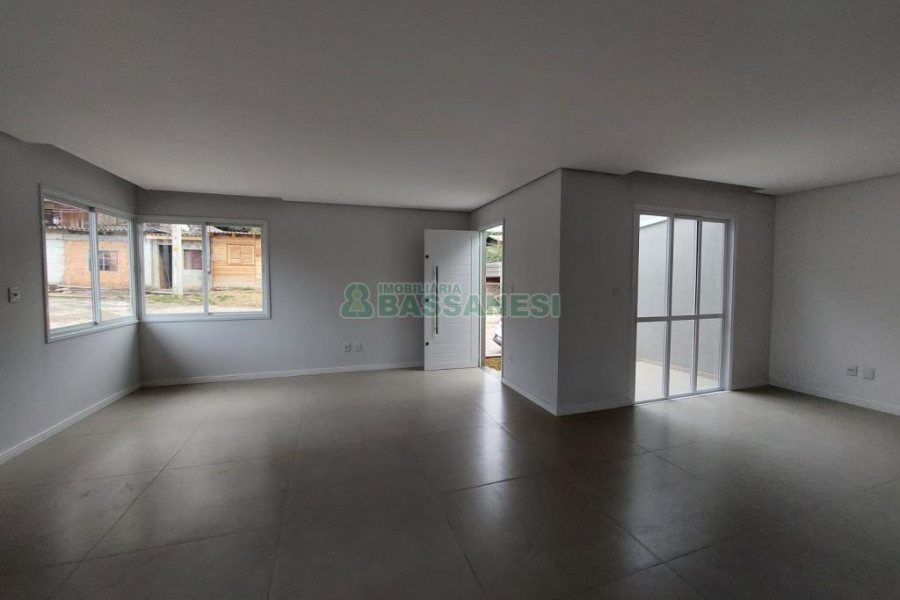 Casa com 151m², 3 dormitórios, 2 vagas, no bairro Salgado Filho em Caxias do Sul para Comprar