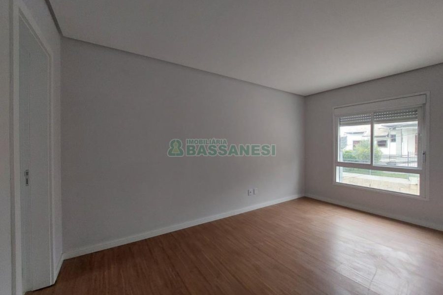 Casa com 151m², 3 dormitórios, 2 vagas, no bairro Salgado Filho em Caxias do Sul para Comprar