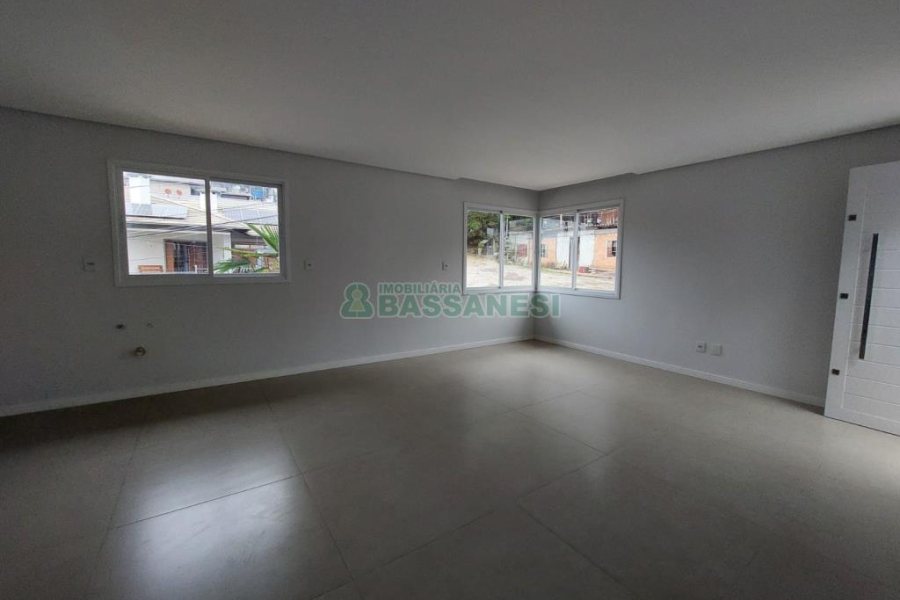 Casa com 151m², 3 dormitórios, 2 vagas, no bairro Salgado Filho em Caxias do Sul para Comprar
