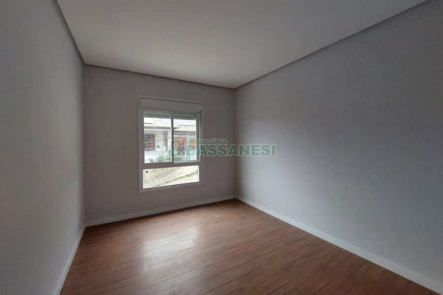 Casa com 151m², 3 dormitórios, 2 vagas, no bairro Salgado Filho em Caxias do Sul para Comprar