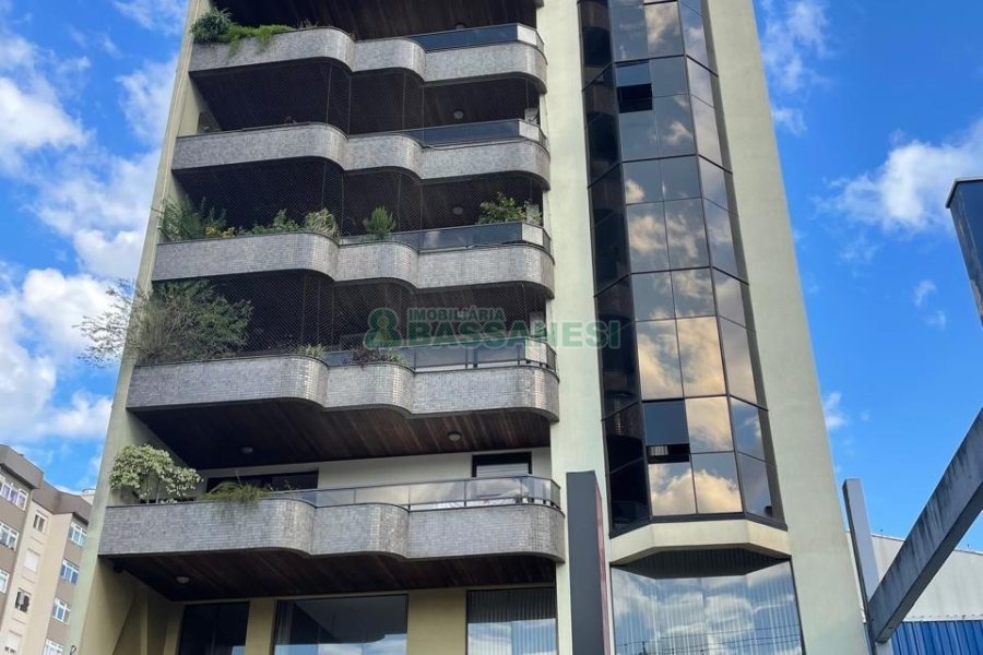 Apartamento com 170m², 4 dormitórios, 2 vagas, no bairro Lourdes em Caxias do Sul para Comprar
