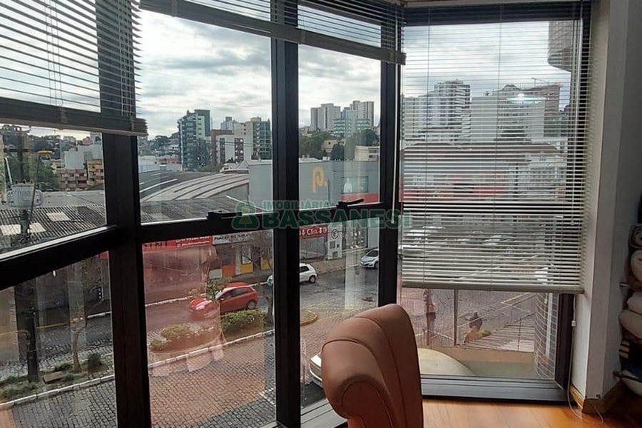 Apartamento com 170m², 4 dormitórios, 2 vagas, no bairro Lourdes em Caxias do Sul para Comprar