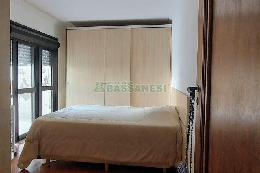 Apartamento com 170m², 4 dormitórios, 2 vagas, no bairro Lourdes em Caxias do Sul para Comprar