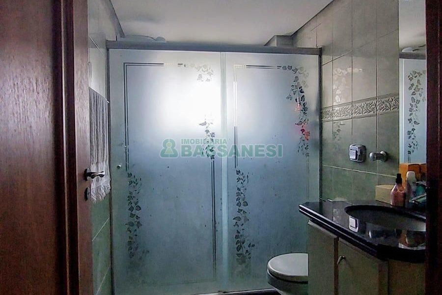 Apartamento com 170m², 4 dormitórios, 2 vagas, no bairro Lourdes em Caxias do Sul para Comprar