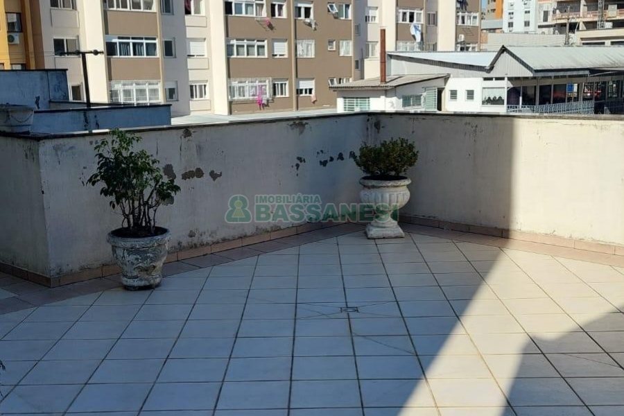 Apartamento com 170m², 4 dormitórios, 2 vagas, no bairro Lourdes em Caxias do Sul para Comprar