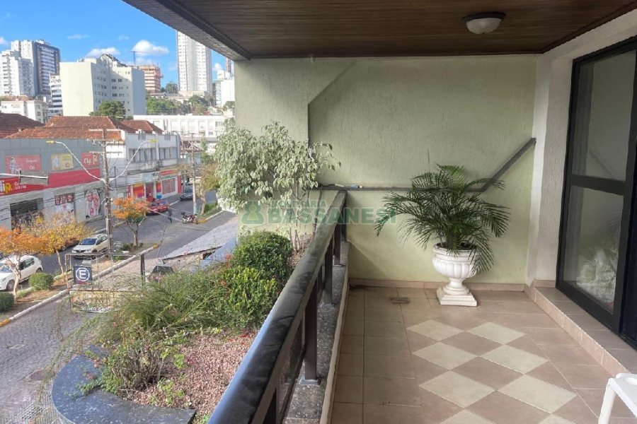 Apartamento com 170m², 4 dormitórios, 2 vagas, no bairro Lourdes em Caxias do Sul para Comprar
