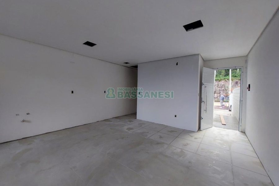 Sobrado com 68m², 2 dormitórios, 1 vaga, no bairro Bela Vista em Caxias do Sul para Comprar