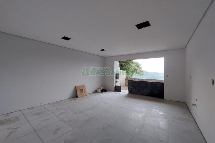 Sobrado com 68m², 2 dormitórios, 1 vaga, no bairro Bela Vista em Caxias do Sul para Comprar