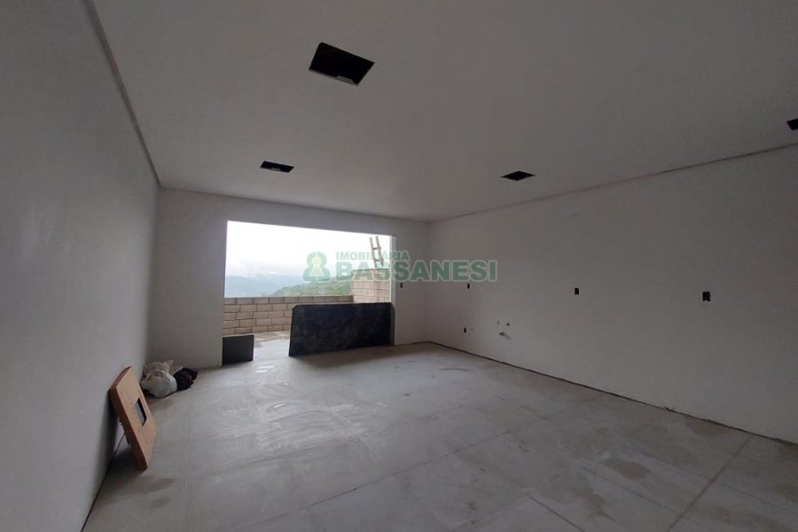 Sobrado com 68m², 2 dormitórios, 1 vaga, no bairro Bela Vista em Caxias do Sul para Comprar