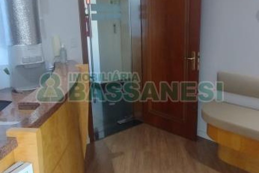 Sala com 39m², 1 vaga, no bairro Centro em Caxias do Sul para Comprar