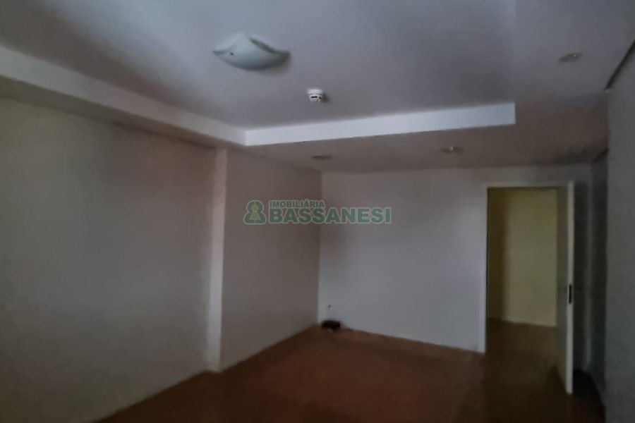 Sala com 40m², no bairro Centro em Caxias do Sul para Comprar