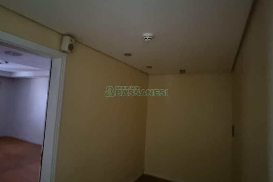 Sala com 40m², no bairro Centro em Caxias do Sul para Comprar