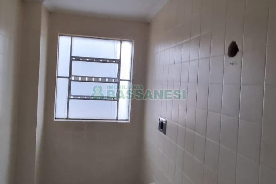 Sala com 40m², no bairro Centro em Caxias do Sul para Comprar