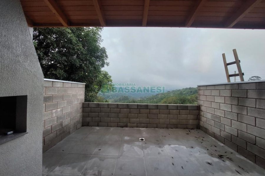 Sobrado com 67m², 2 dormitórios, 1 vaga, no bairro Bela Vista em Caxias do Sul para Comprar