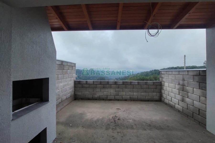 Sobrado com 67m², 2 dormitórios, 1 vaga, no bairro Bela Vista em Caxias do Sul para Comprar