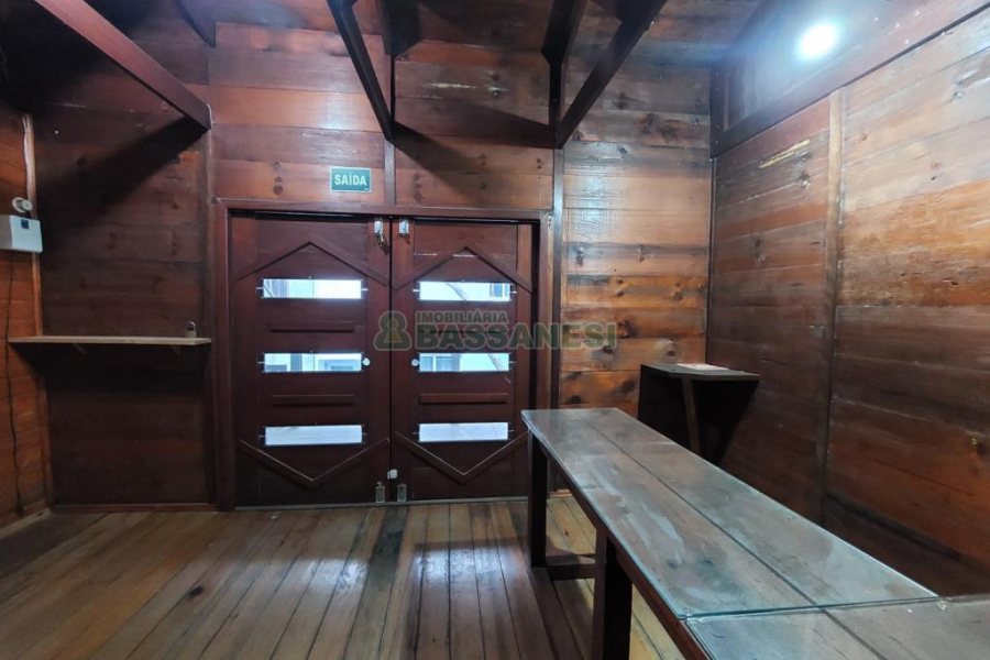 Pavilhão com 140m², 2 vagas, no bairro Cruzeiro em Caxias do Sul para Alugar