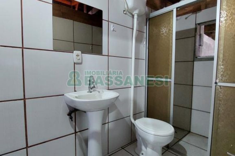 Pavilhão com 140m², 2 vagas, no bairro Cruzeiro em Caxias do Sul para Alugar