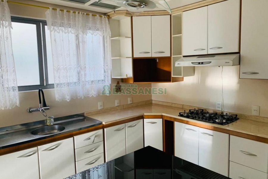Apartamento com 90m², 2 dormitórios, 1 vaga, no bairro Rio Branco em Caxias do Sul para Comprar