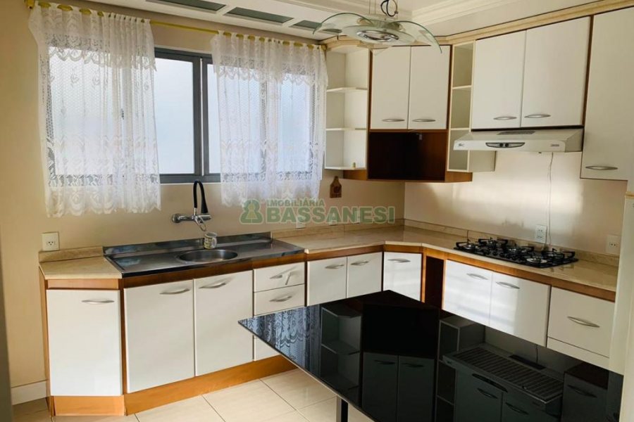 Apartamento com 90m², 2 dormitórios, 1 vaga, no bairro Rio Branco em Caxias do Sul para Comprar