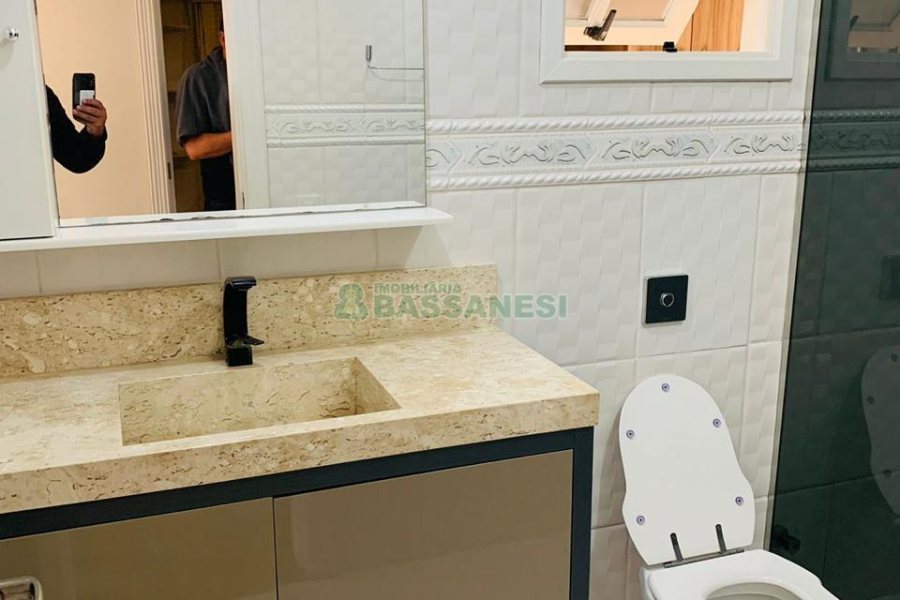 Apartamento com 90m², 2 dormitórios, 1 vaga, no bairro Rio Branco em Caxias do Sul para Comprar