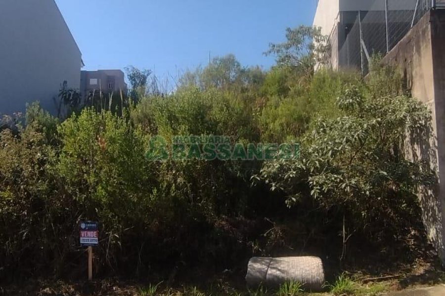 Terreno com 360m², no bairro São Luiz em Caxias do Sul para Comprar