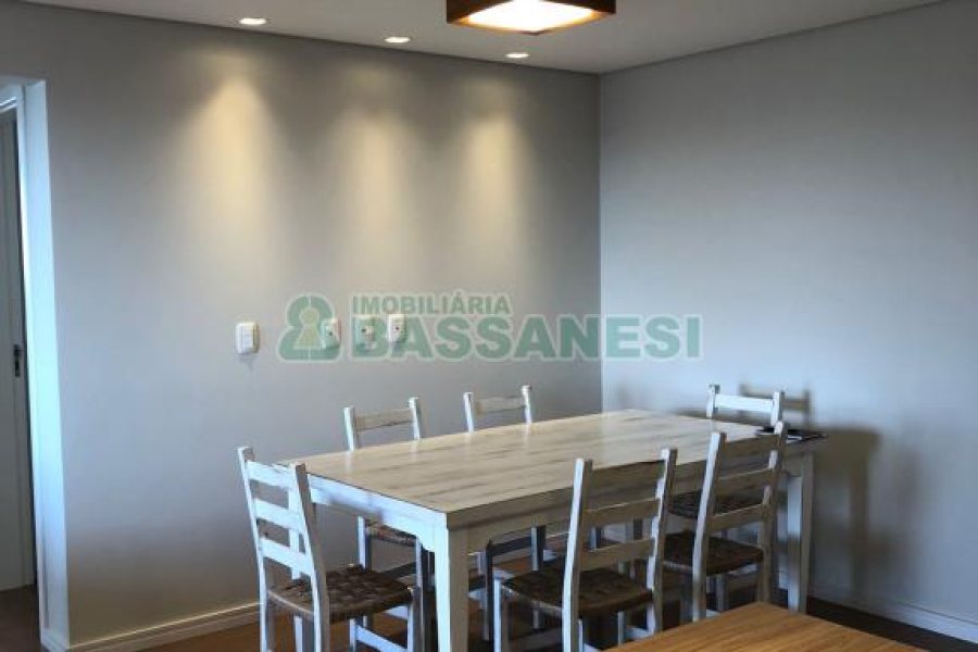 Apto Mobiliado com 80m², 2 dormitórios, 1 vaga, no bairro Villagio Iguatemi em Caxias do Sul para Alugar