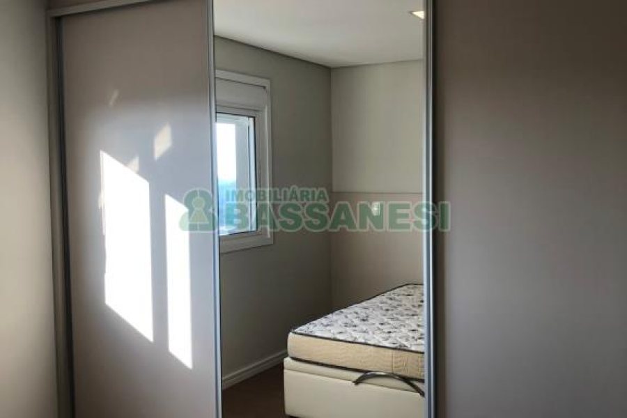 Apto Mobiliado com 80m², 2 dormitórios, 1 vaga, no bairro Villagio Iguatemi em Caxias do Sul para Alugar