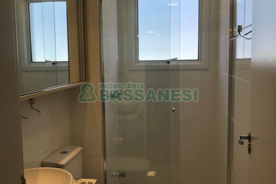 Apto Mobiliado com 80m², 2 dormitórios, 1 vaga, no bairro Villagio Iguatemi em Caxias do Sul para Alugar