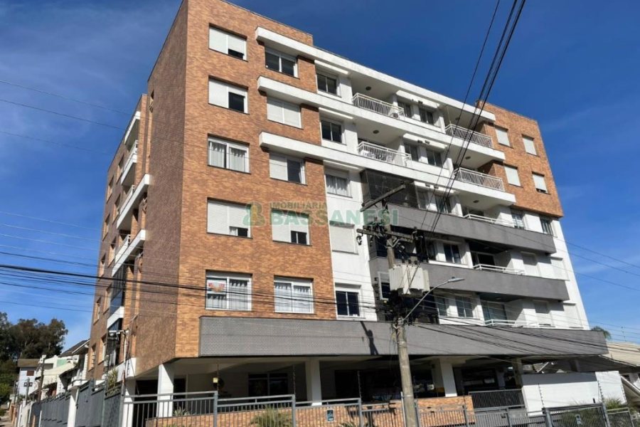 Apartamento com 93m², 3 dormitórios, 2 vagas, no bairro Nossa Senhora da Saúde em Caxias do Sul para Comprar