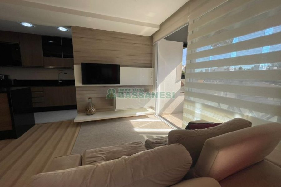 Apartamento com 93m², 3 dormitórios, 2 vagas, no bairro Nossa Senhora da Saúde em Caxias do Sul para Comprar