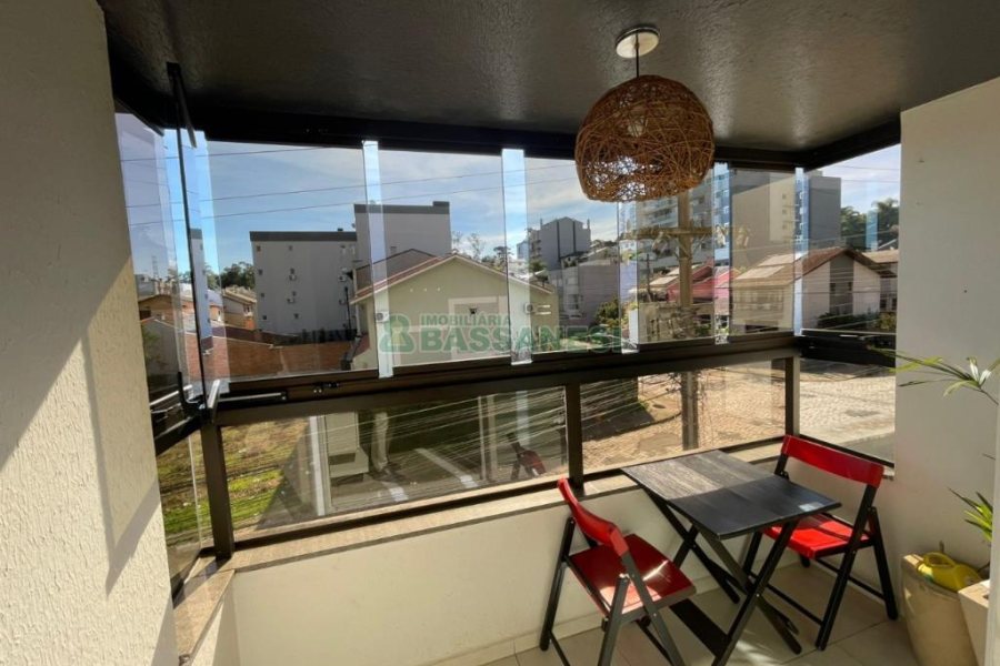 Apartamento com 93m², 3 dormitórios, 2 vagas, no bairro Nossa Senhora da Saúde em Caxias do Sul para Comprar