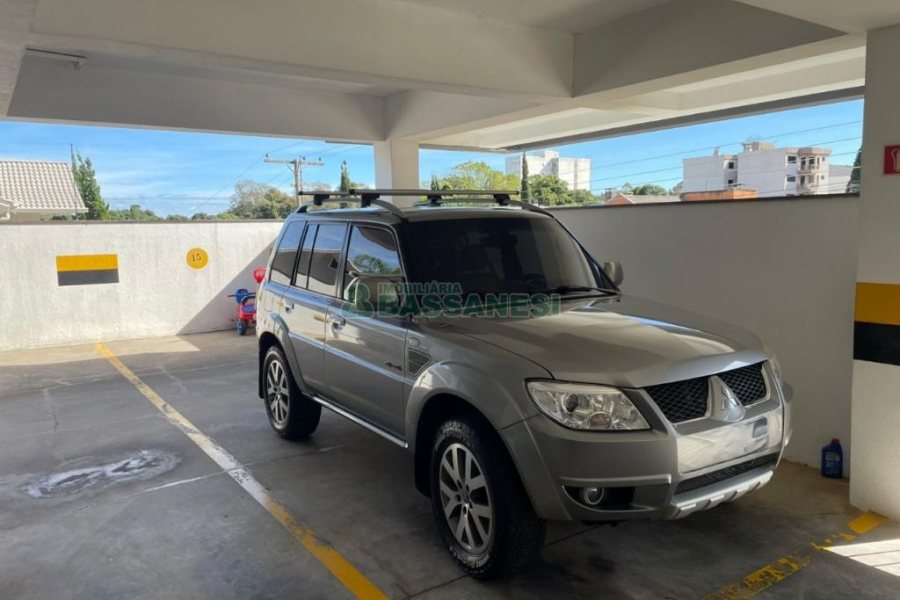 Apartamento com 93m², 3 dormitórios, 2 vagas, no bairro Nossa Senhora da Saúde em Caxias do Sul para Comprar