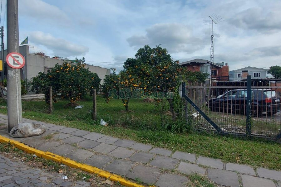 Terreno com 660m², no bairro Desvio Rizzo em Caxias do Sul para Comprar