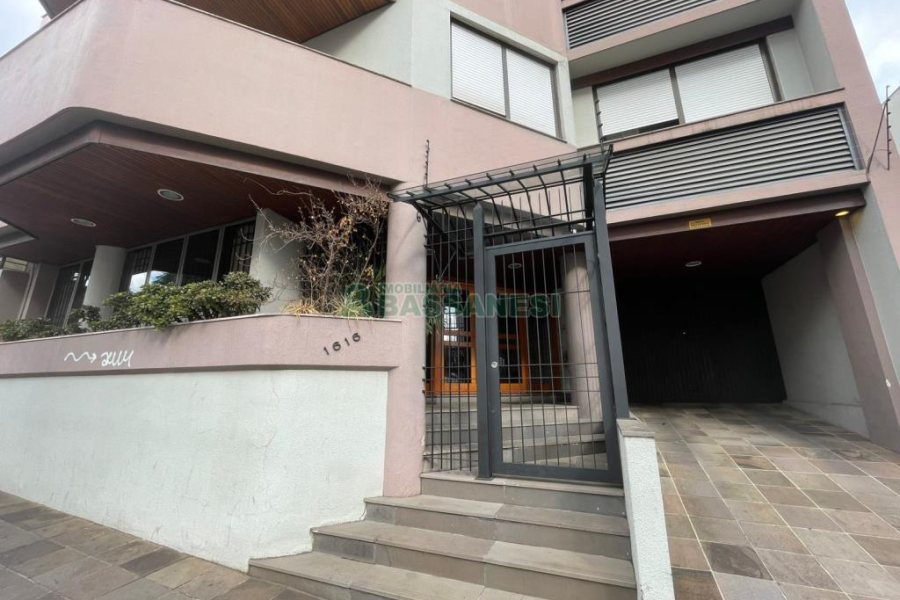 Apartamento com 272m², 3 dormitórios, 2 vagas, no bairro Centro em Caxias do Sul para Alugar ou Comprar