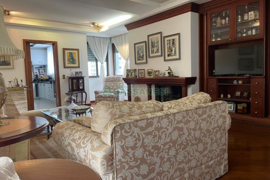 Apartamento com 272m², 3 dormitórios, 2 vagas, no bairro Centro em Caxias do Sul para Alugar ou Comprar