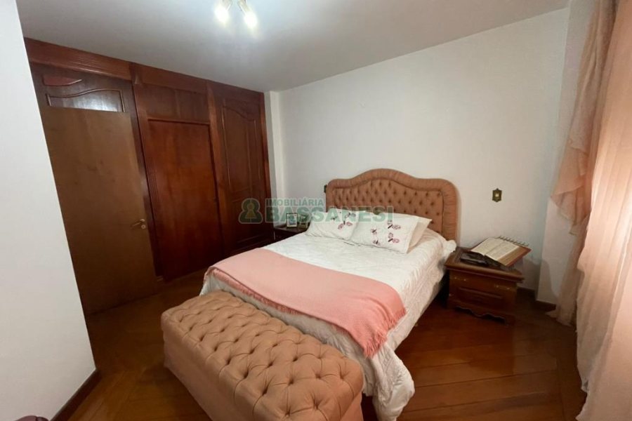 Apartamento com 272m², 3 dormitórios, 2 vagas, no bairro Centro em Caxias do Sul para Alugar ou Comprar