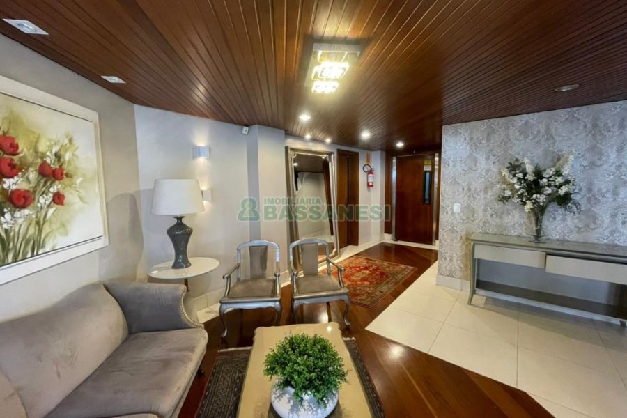 Apartamento com 272m², 3 dormitórios, 2 vagas, no bairro Centro em Caxias do Sul para Alugar ou Comprar