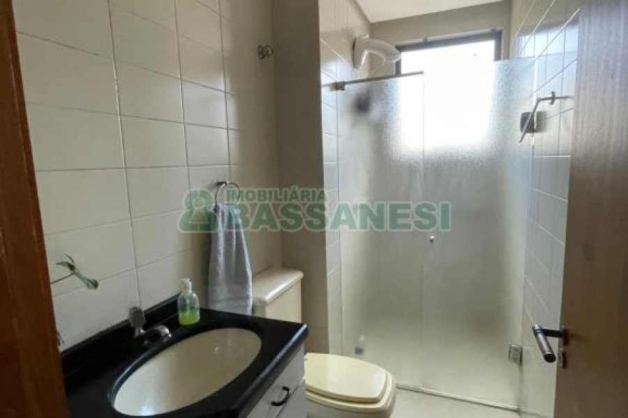 Apartamento com 272m², 3 dormitórios, 2 vagas, no bairro Centro em Caxias do Sul para Alugar ou Comprar