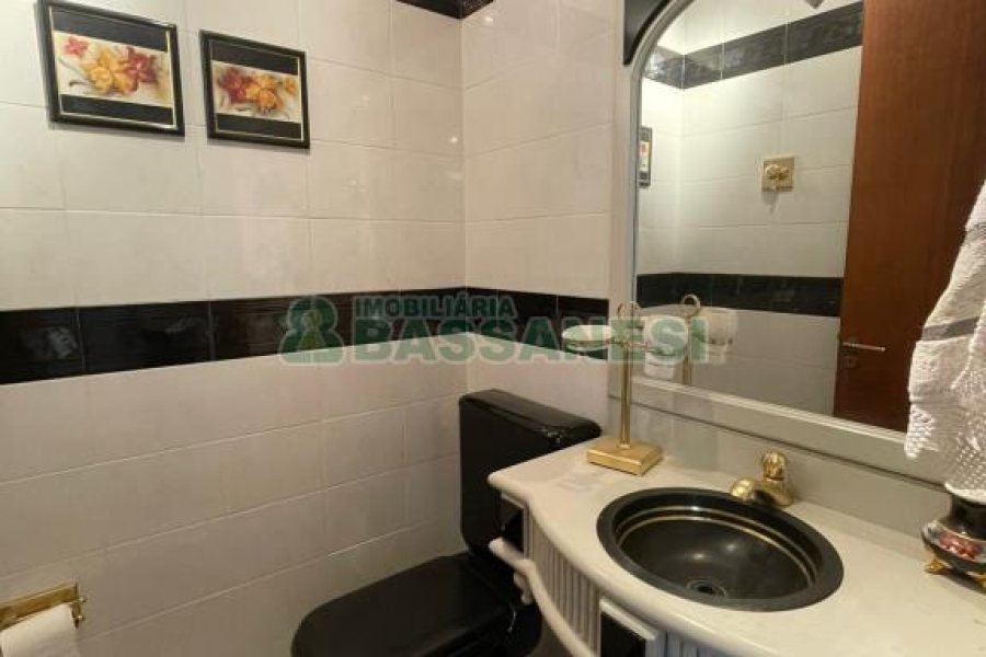 Apartamento com 272m², 3 dormitórios, 2 vagas, no bairro Centro em Caxias do Sul para Alugar ou Comprar
