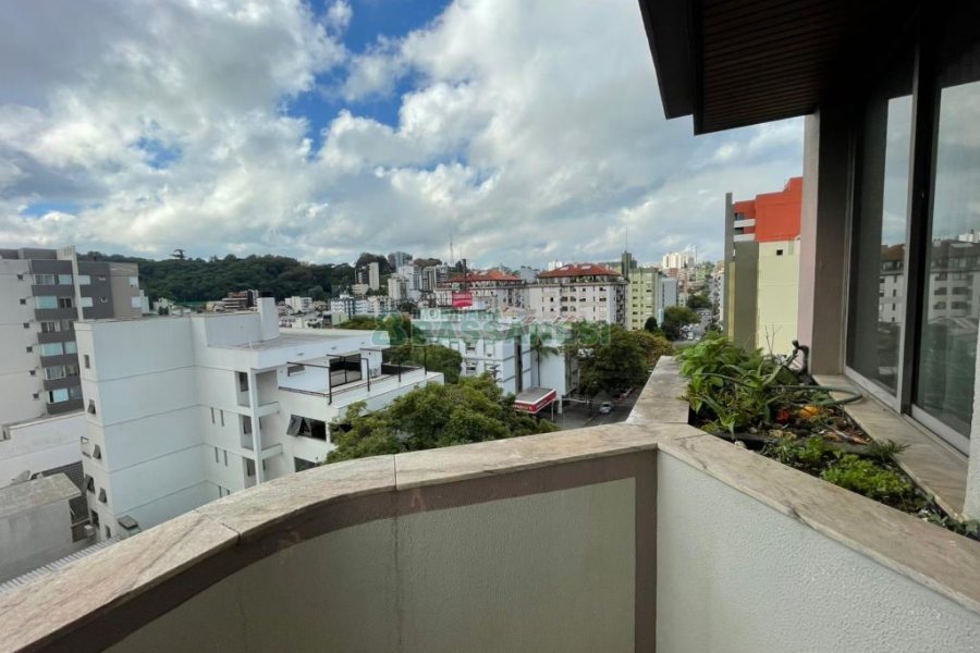Apartamento com 272m², 3 dormitórios, 2 vagas, no bairro Centro em Caxias do Sul para Alugar ou Comprar