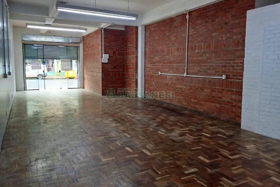 Loja com 75m², no bairro Pio X em Caxias do Sul para Alugar